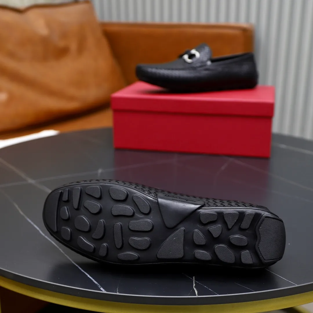 Men's shoes: 280🙅‍♂️🙅‍♂️🙅‍♂️Niuli Brand: Ferragamo Standard code: Men's code 38/44 (45 customized) Grade: Same as the official website Material: Original imported cowhide leather lining Original wear-resistant lightweight outsole Style category: Men's casual slip-on shoes Distinguished luxury brand elements top luxury Color: Actual picture color